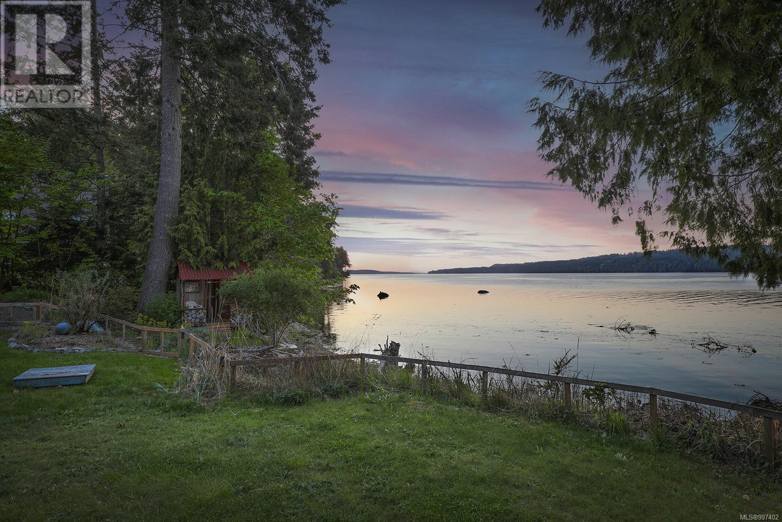 7820 Ships Point Rd, Fanny Bay, British Columbia  V0R 1W0 - Photo 83 - 997402