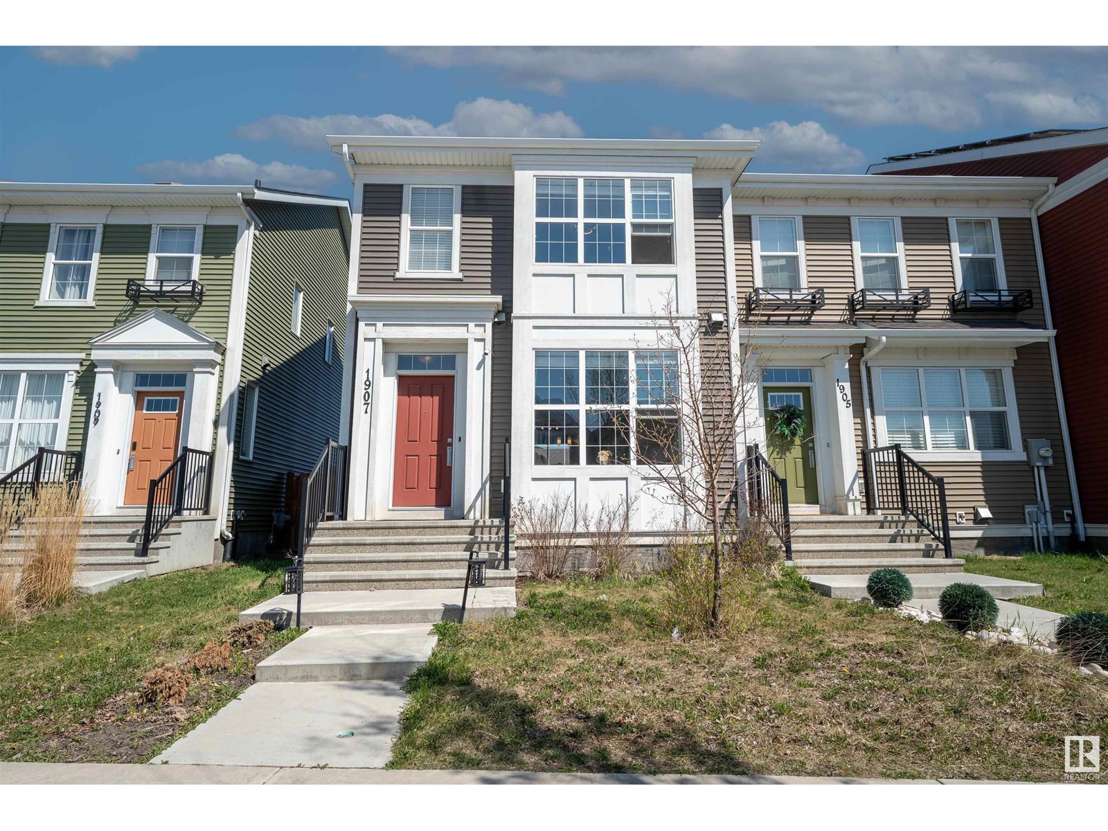 Property at 1907 24 ST NW image 1
