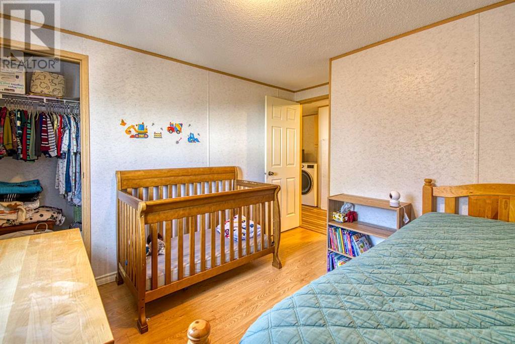 1118 7th Avenue, Beaverlodge, Alberta  T0H 0C0 - Photo 17 - A2217320