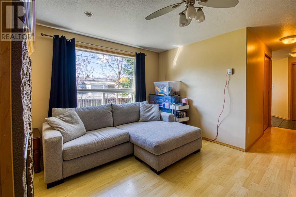 1118 7th Avenue, Beaverlodge, Alberta  T0H 0C0 - Photo 22 - A2217320