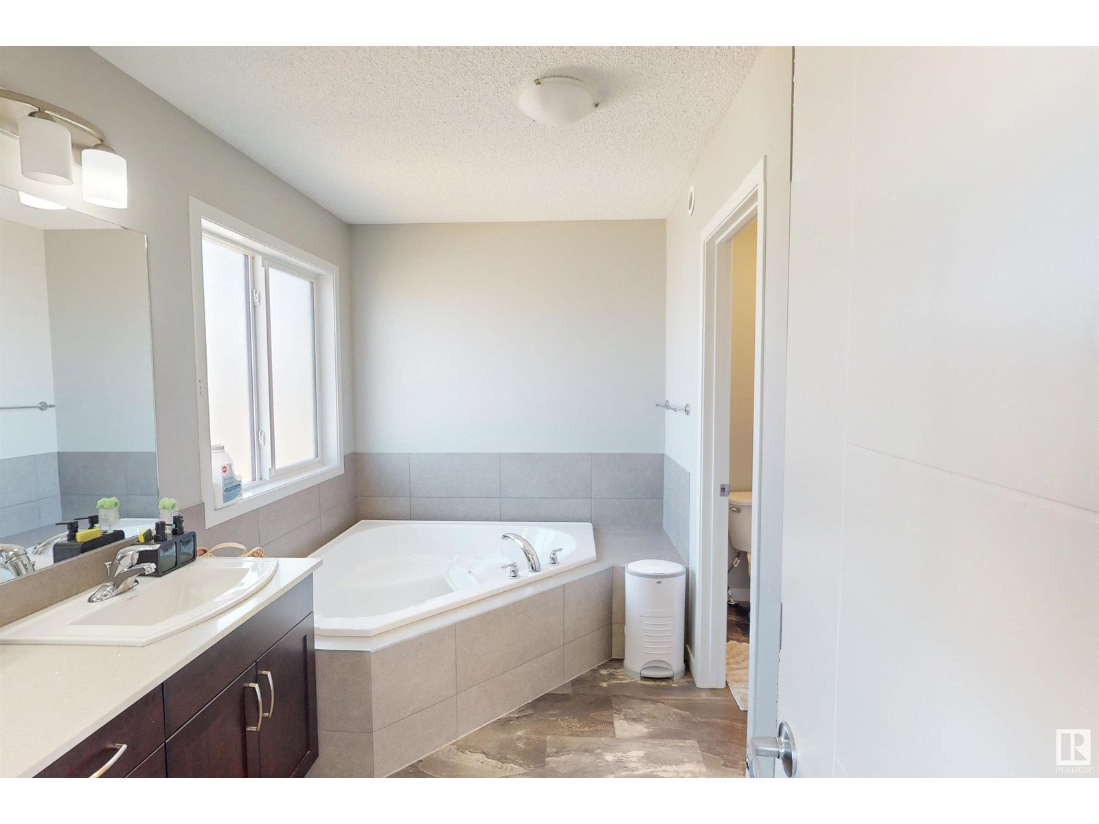 3319 Checknita Common Sw, Edmonton, Alberta  T6W 4E8 - Photo 41 - E4434506