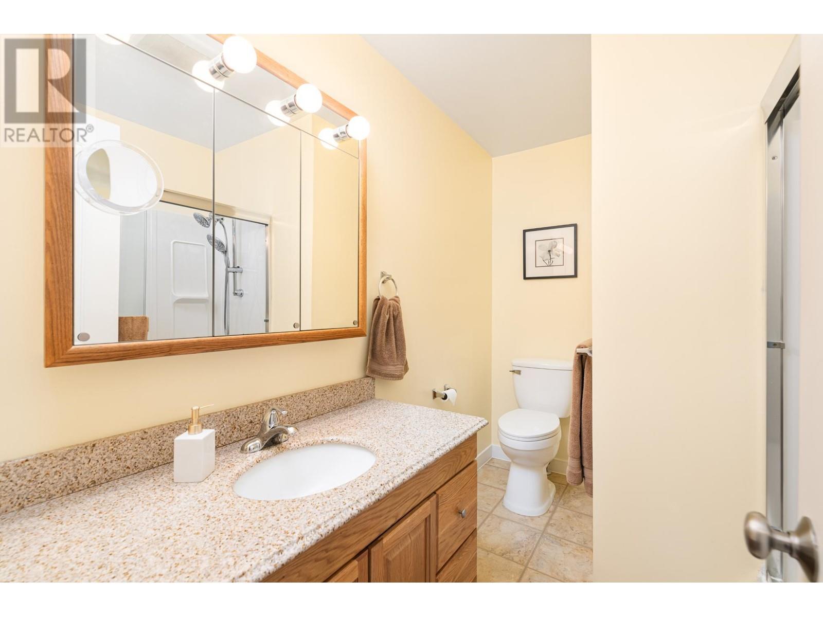 7470 3 Highway, Kitchener, British Columbia  V0B 2P0 - Photo 18 - 10346197