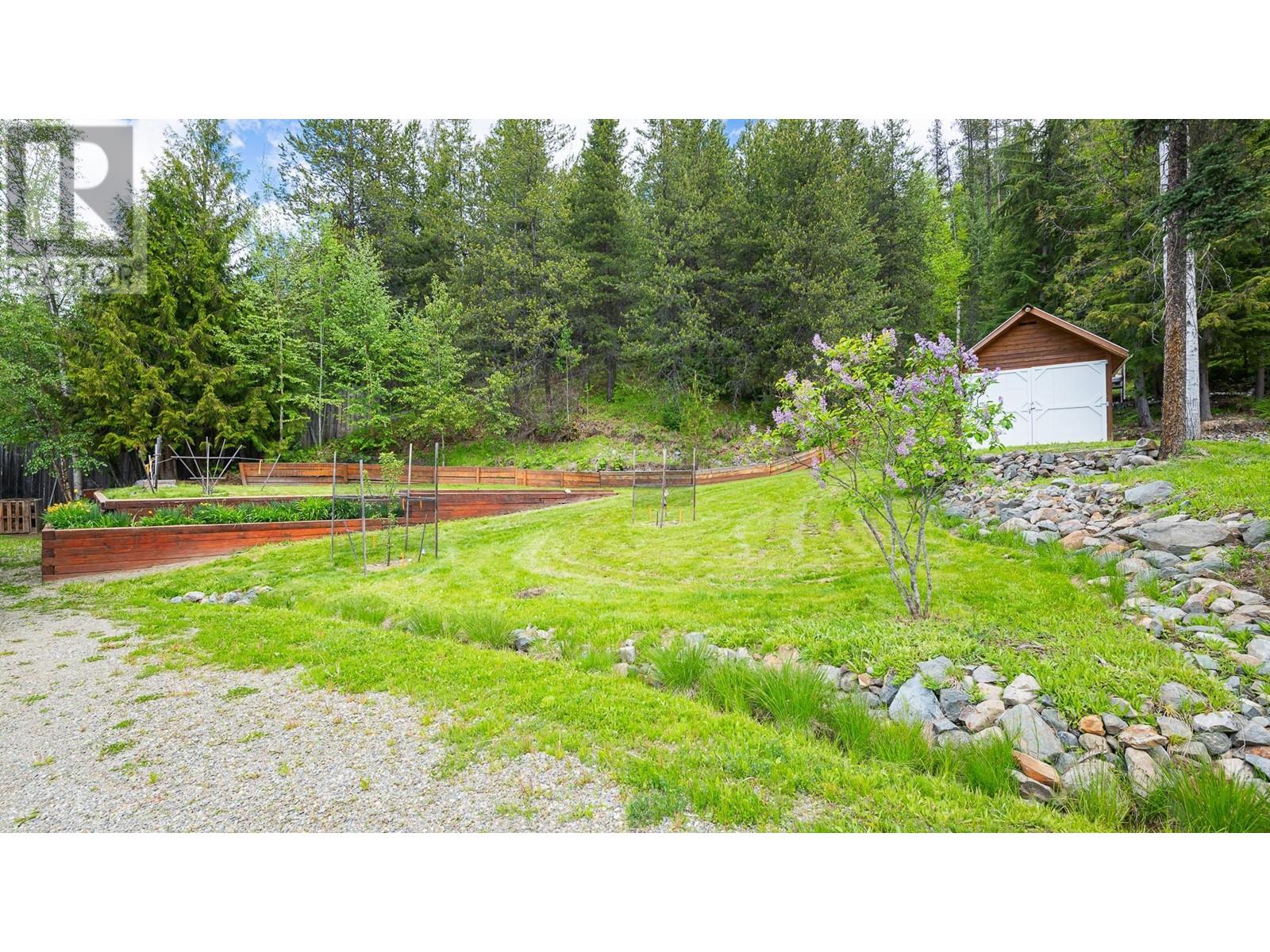 7470 3 Highway, Kitchener, British Columbia  V0B 2P0 - Photo 25 - 10346197