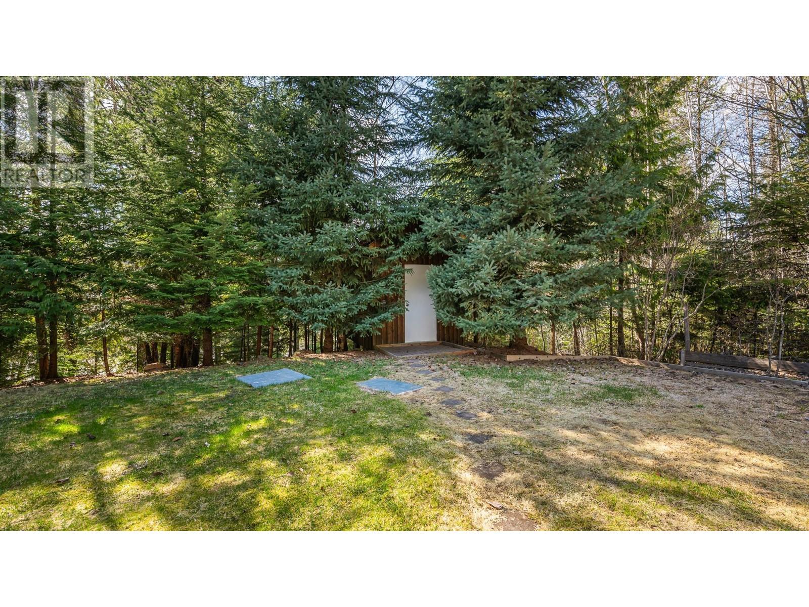 7470 3 Highway, Kitchener, British Columbia  V0B 2P0 - Photo 45 - 10346197