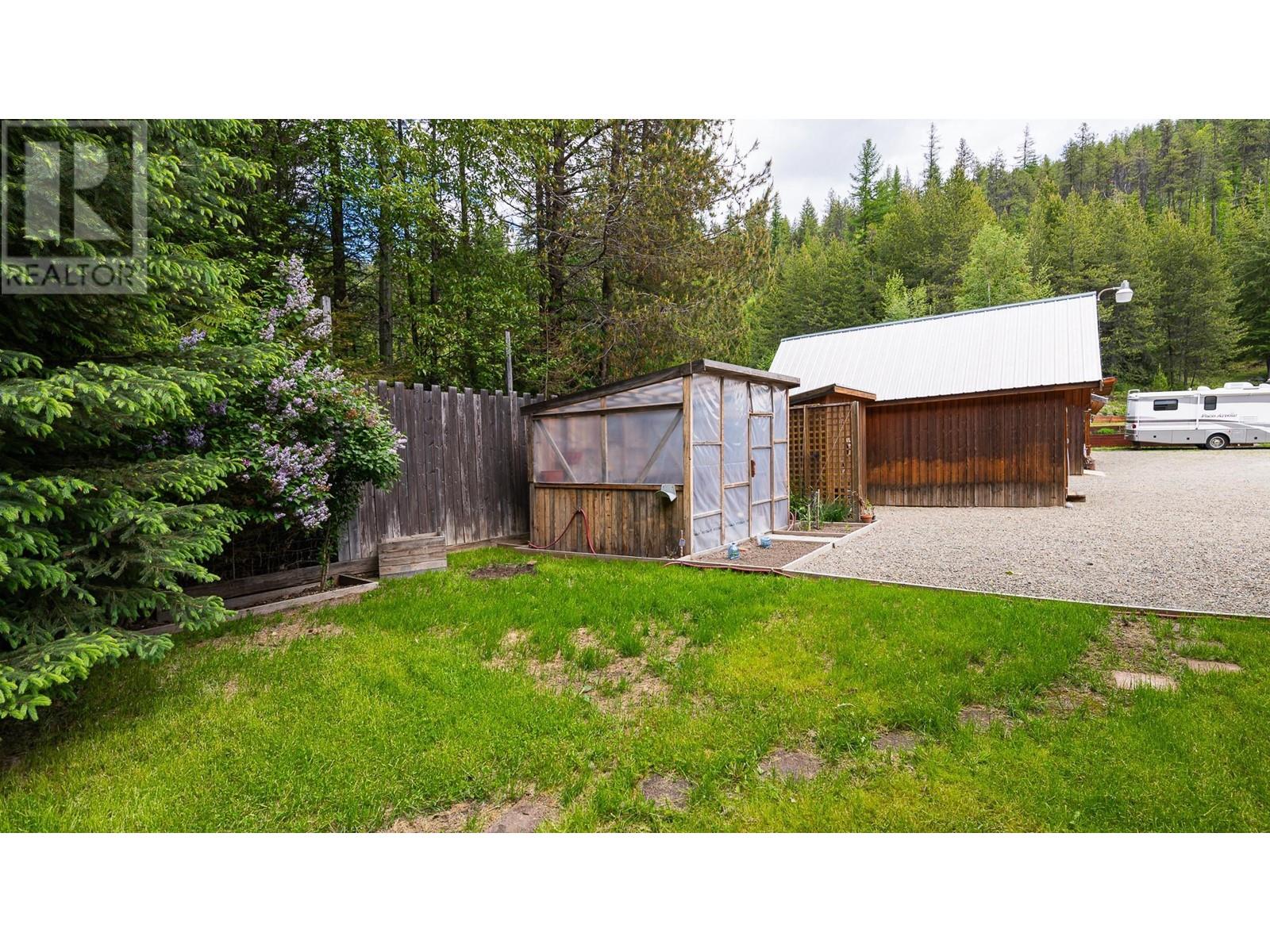 7470 3 Highway, Kitchener, British Columbia  V0B 2P0 - Photo 47 - 10346197