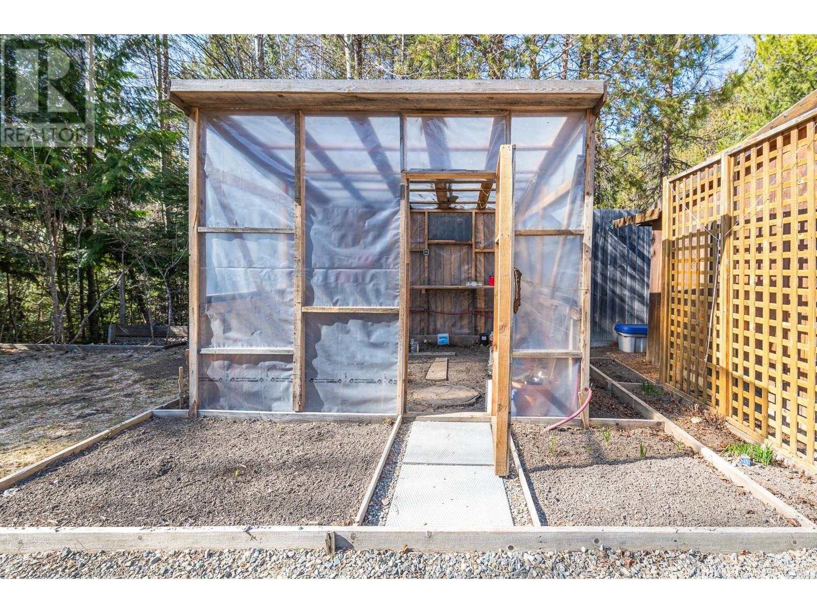 7470 3 Highway, Kitchener, British Columbia  V0B 2P0 - Photo 49 - 10346197