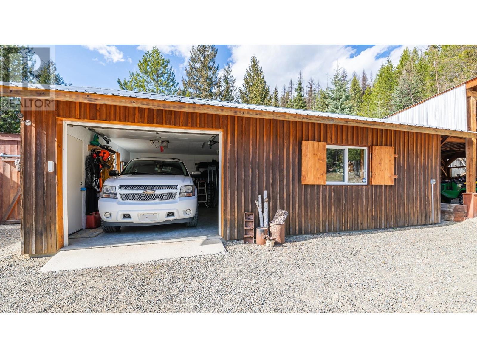 7470 3 Highway, Kitchener, British Columbia  V0B 2P0 - Photo 59 - 10346197