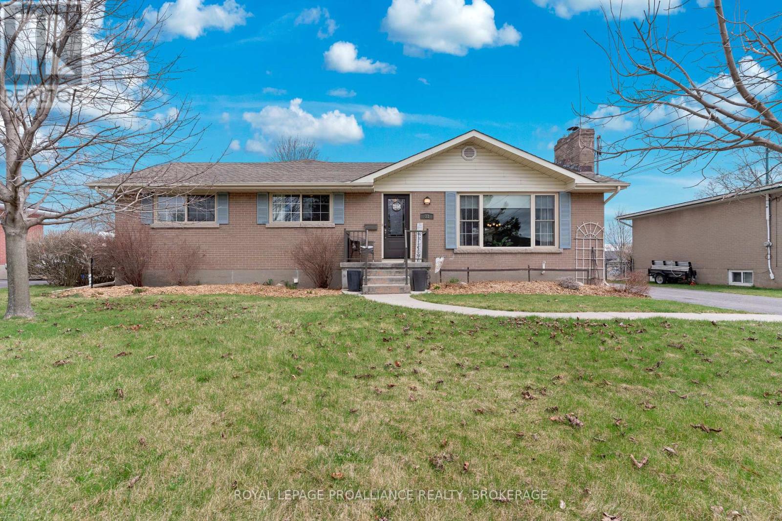 Property at 31 SHERWOOD AVENUE image 1