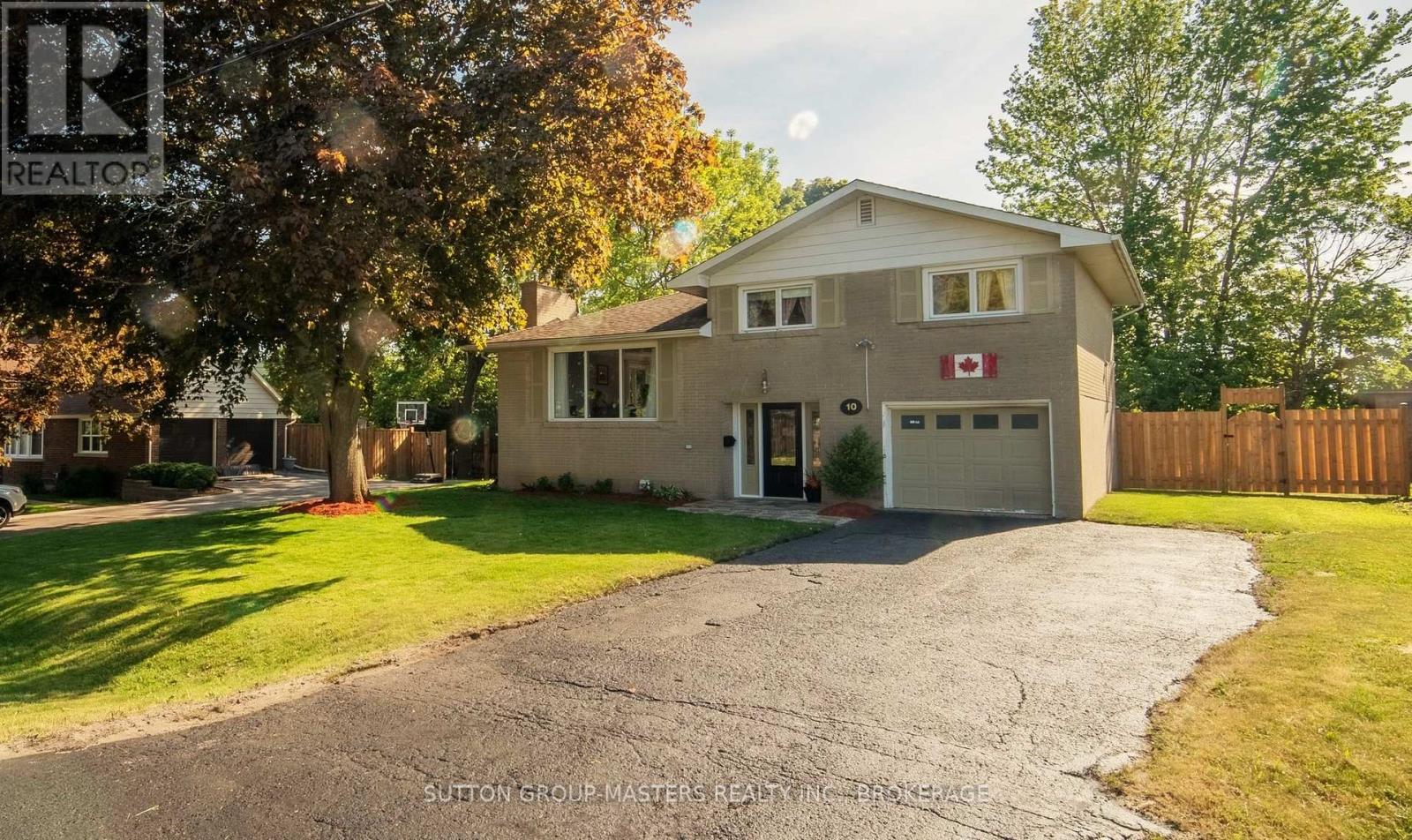 10 Westfield Drive, Loyalist (Amherstview), Ontario  K7N 1M9 - Photo 2 - X12124355