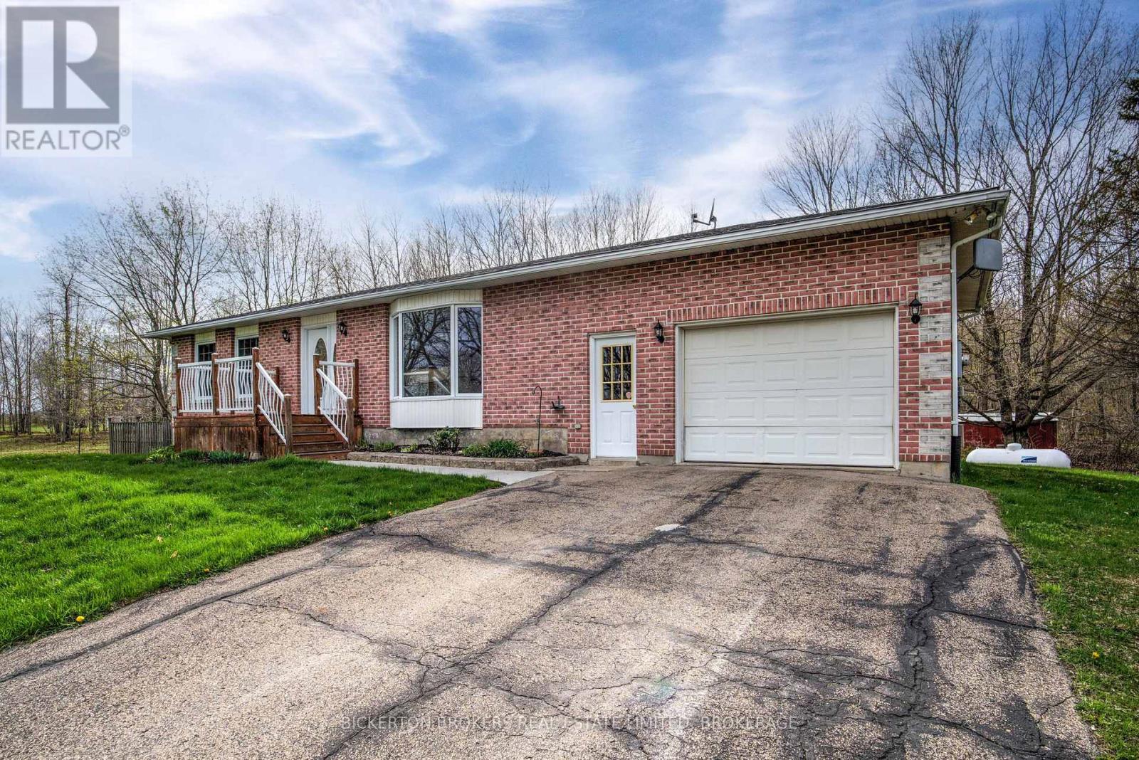 4 Jordan Road, Elizabethtown-Kitley, Ontario  K0E 1Y0 - Photo 2 - X12124434