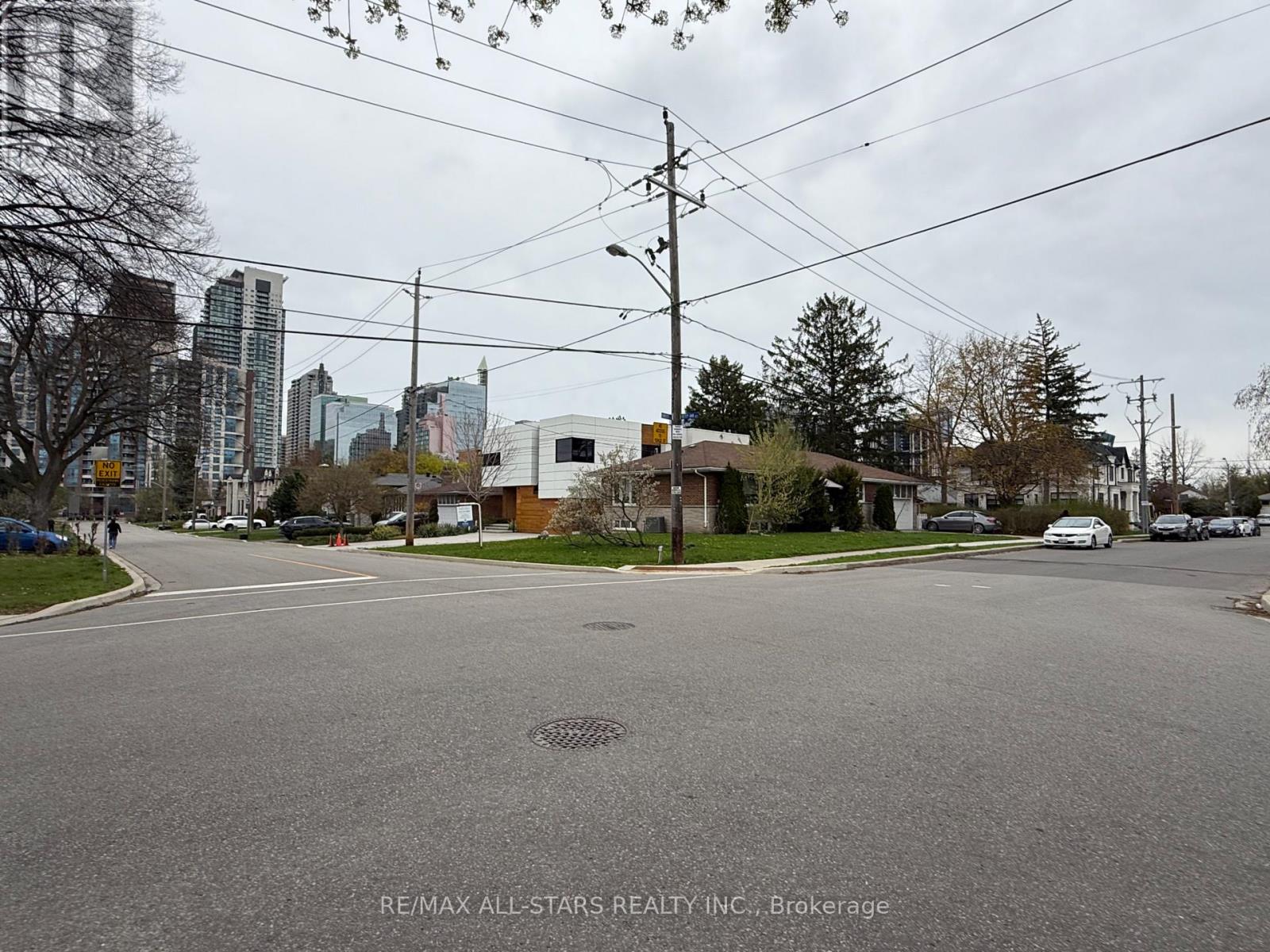 105 Betty Ann Drive, Toronto, Ontario  M2N 1X1 - Photo 24 - C12033030
