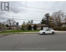 105 BETTY ANN DRIVE, Toronto, Ontario