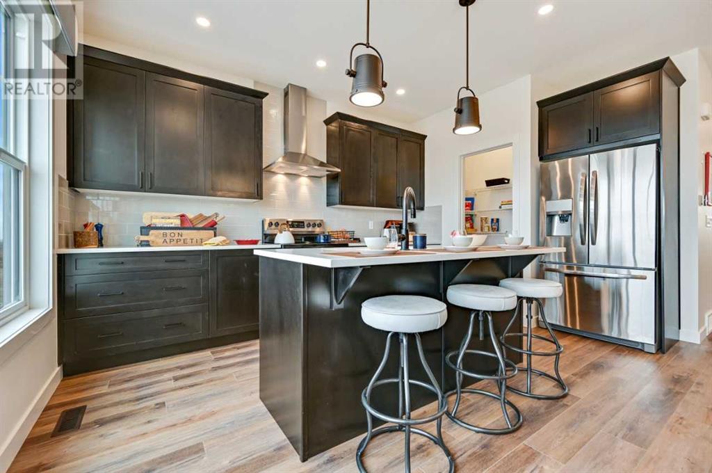 Property at 798 Alpine Avenue SW image 4