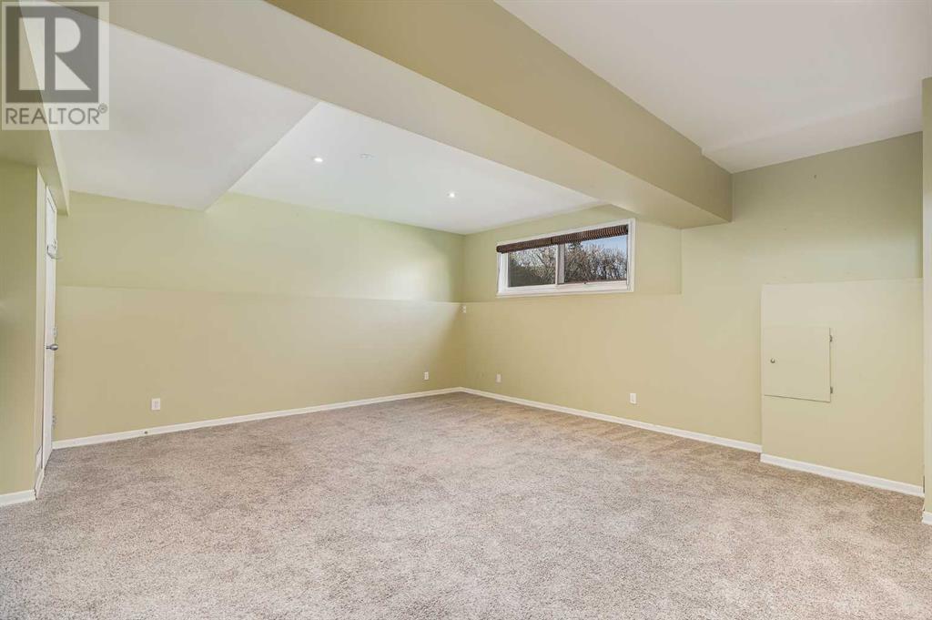 28 Midridge Close Se, Calgary, Alberta  T2X 1G1 - Photo 18 - A2208879