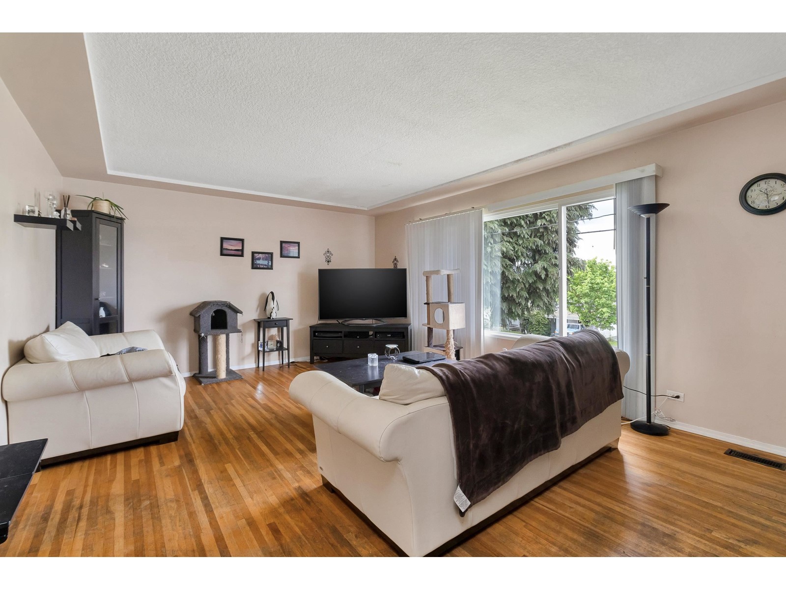 Property at 10184 127 STREET image 4