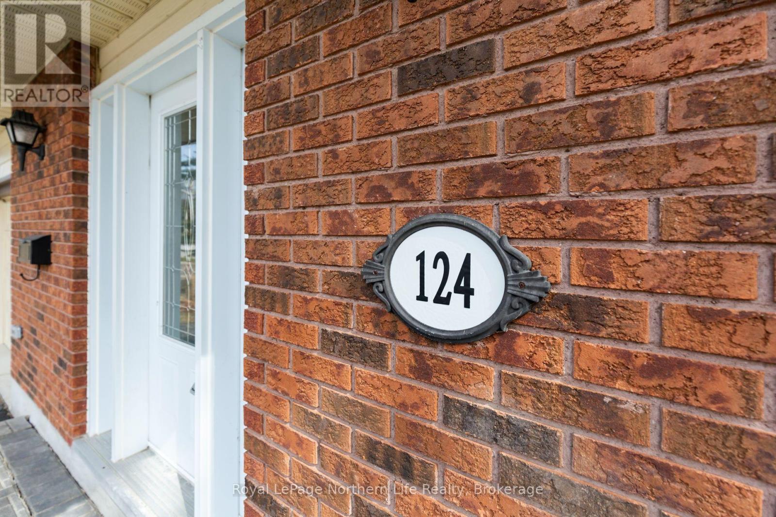 124 Francis Avenue, North Bay (Airport), Ontario  P1C 1B1 - Photo 5 - X12124446