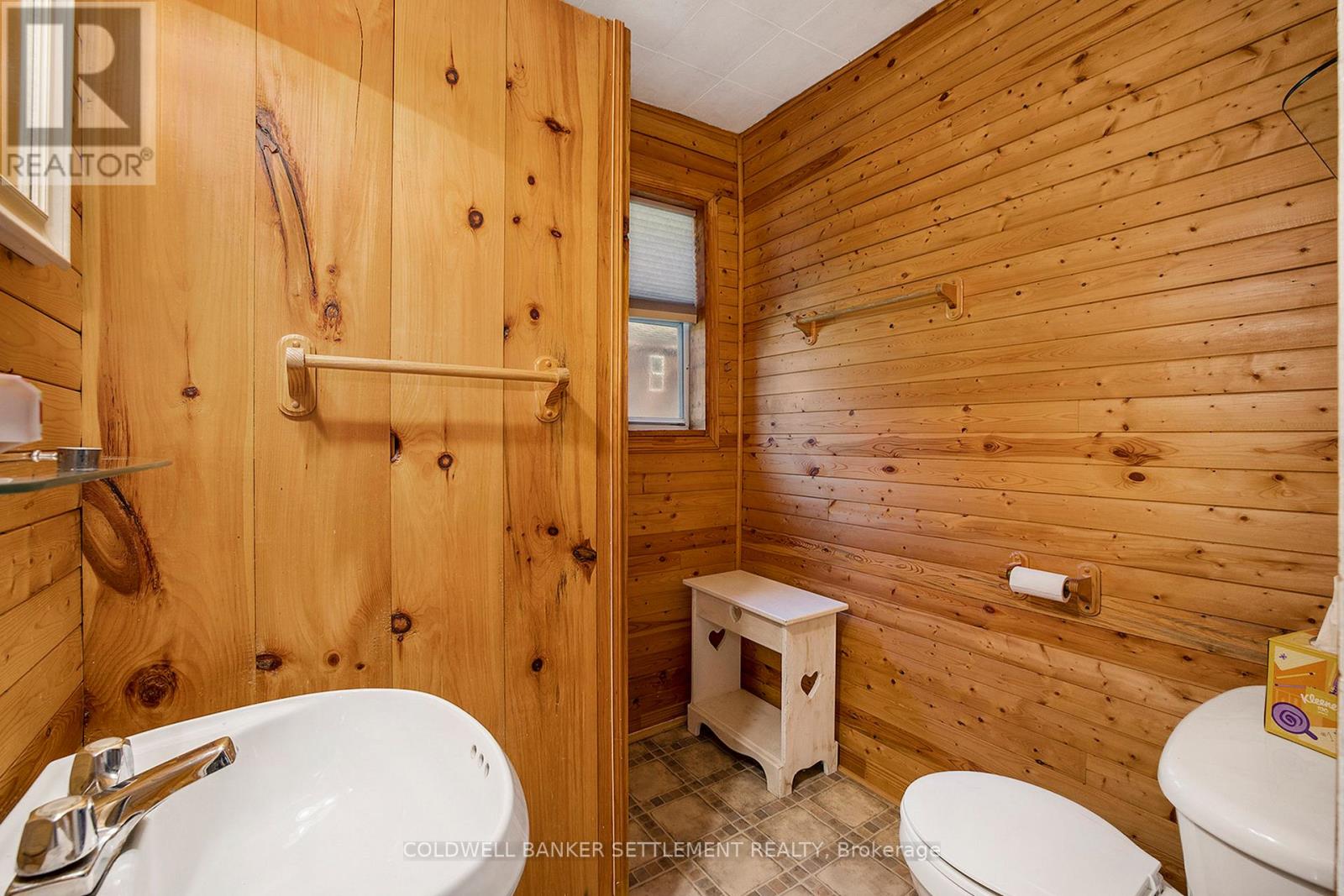 538 Clear Lake Road W, Rideau Lakes, Ontario  K0G 1E0 - Photo 15 - X12124292