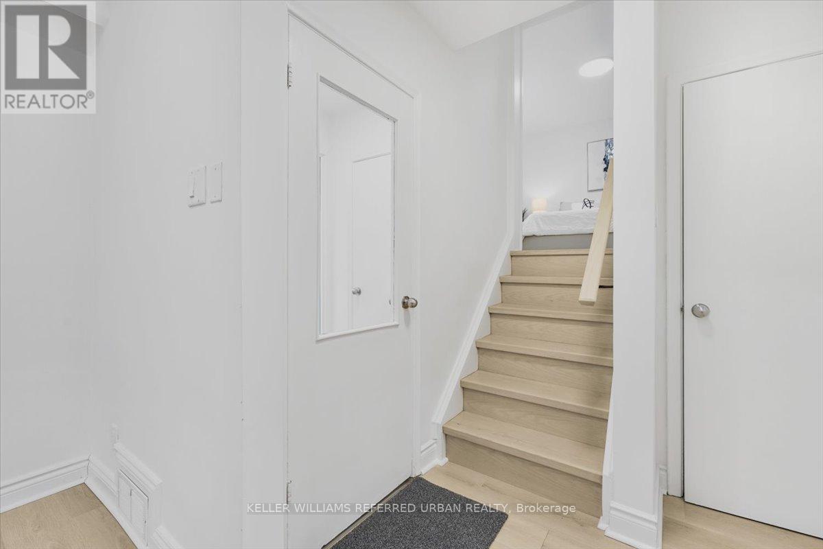 297 Betty Ann Drive, Toronto, Ontario  M2R 1A9 - Photo 3 - C12095894