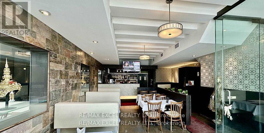 Property at 1570-1572 BAYVIEW AVENUE image 3