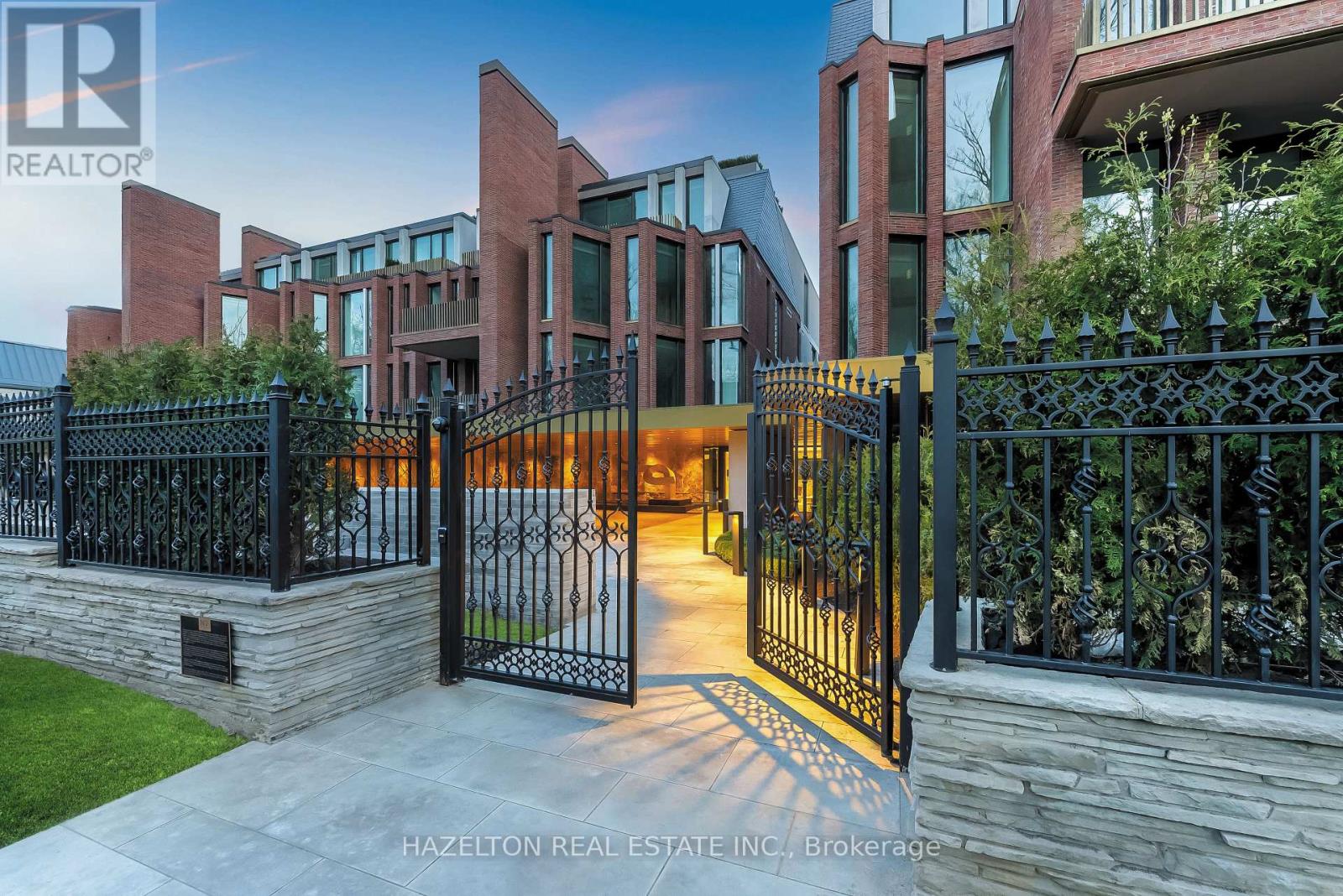 Property at 104 - 7 DALE AVENUE image 1