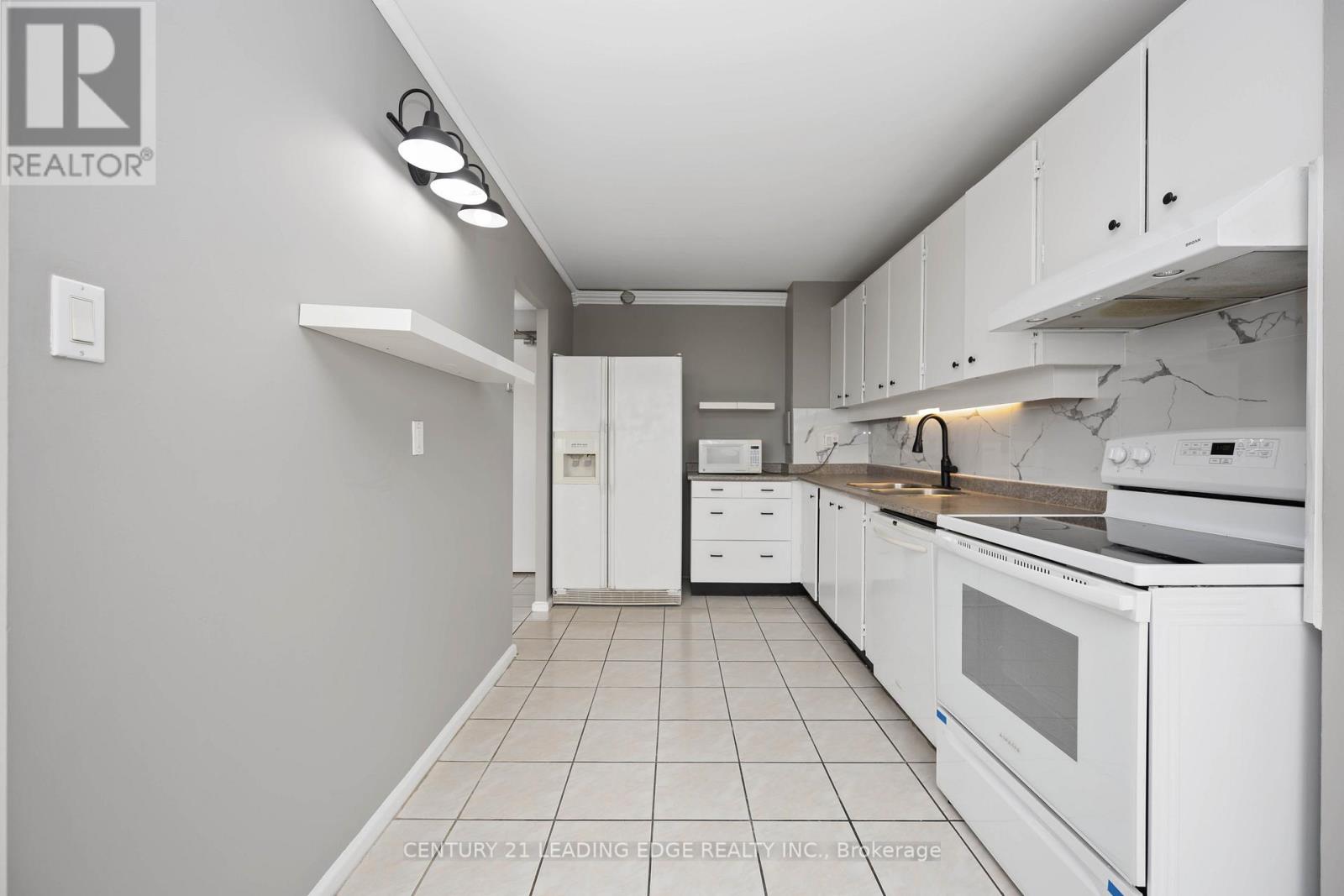 1604 - 735 Don Mills Road, Toronto (Flemingdon Park), Ontario  M3C 1T1 - Photo 10 - C12124237