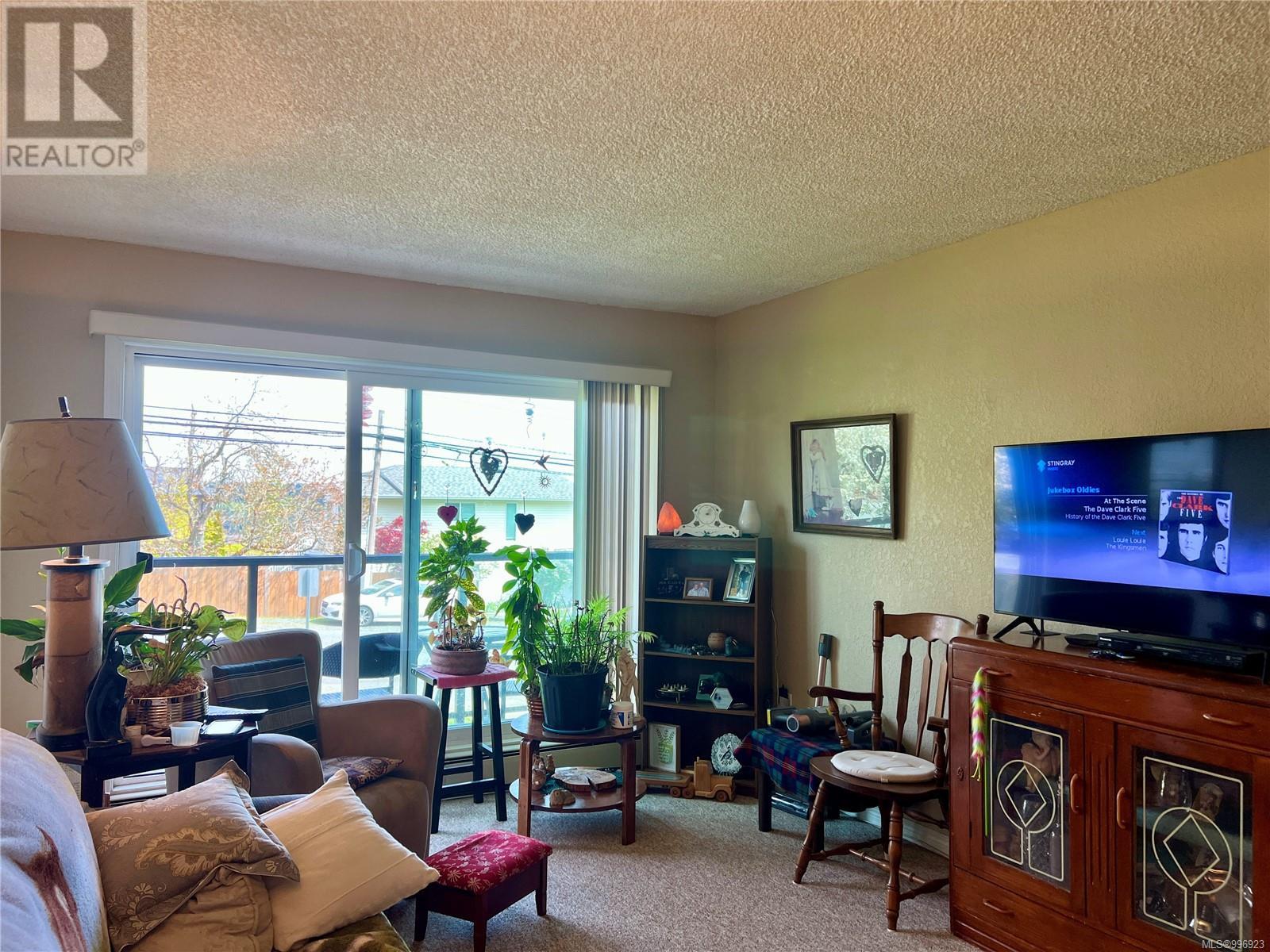 Property at 203 218 Bayview Ave image 3