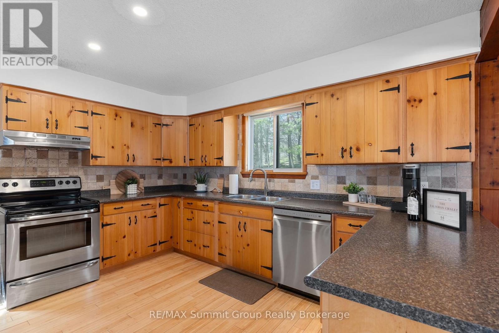 144 Talisman Boulevard, Grey Highlands, Ontario  N0C 1G0 - Photo 4 - X12124298