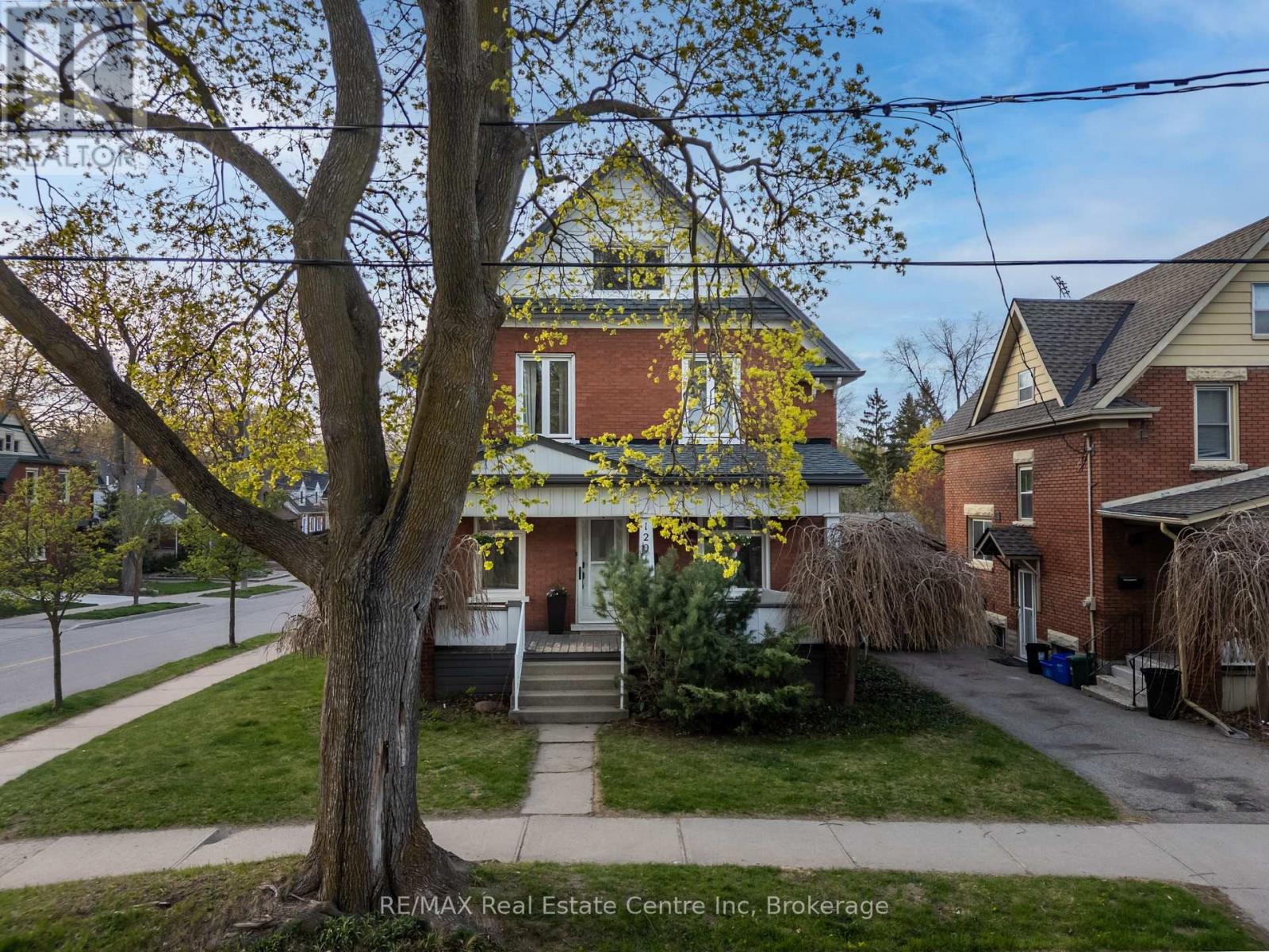 Property at 120 CAMERON STREET N image 1