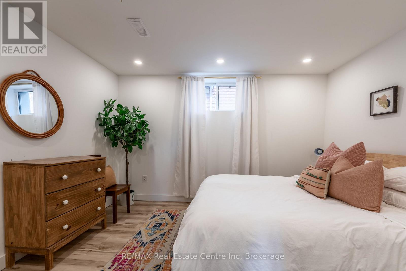 120 Cameron Street N, Kitchener, Ontario  N2H 3A7 - Photo 37 - X12124459