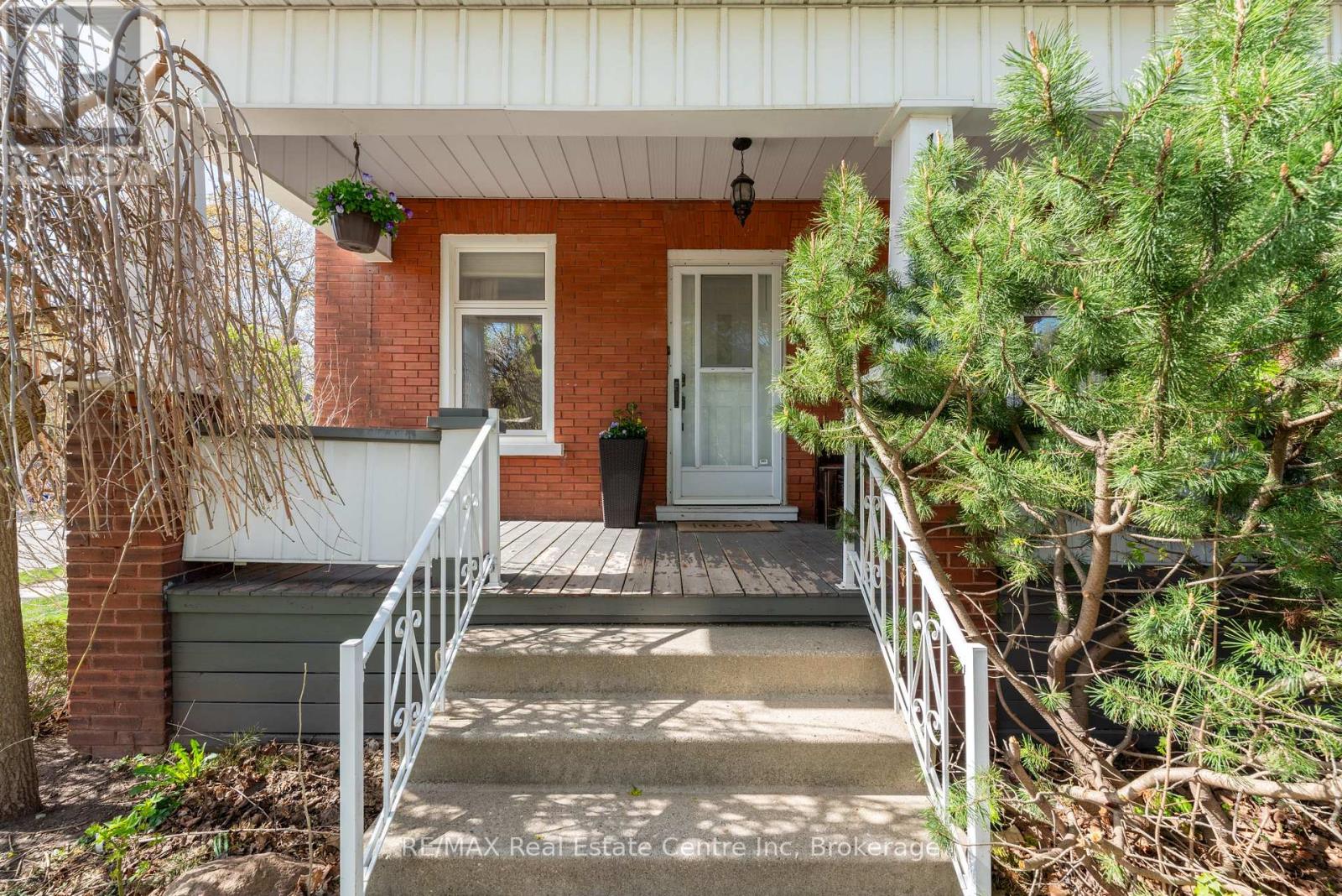 120 Cameron Street N, Kitchener, Ontario  N2H 3A7 - Photo 4 - X12124459