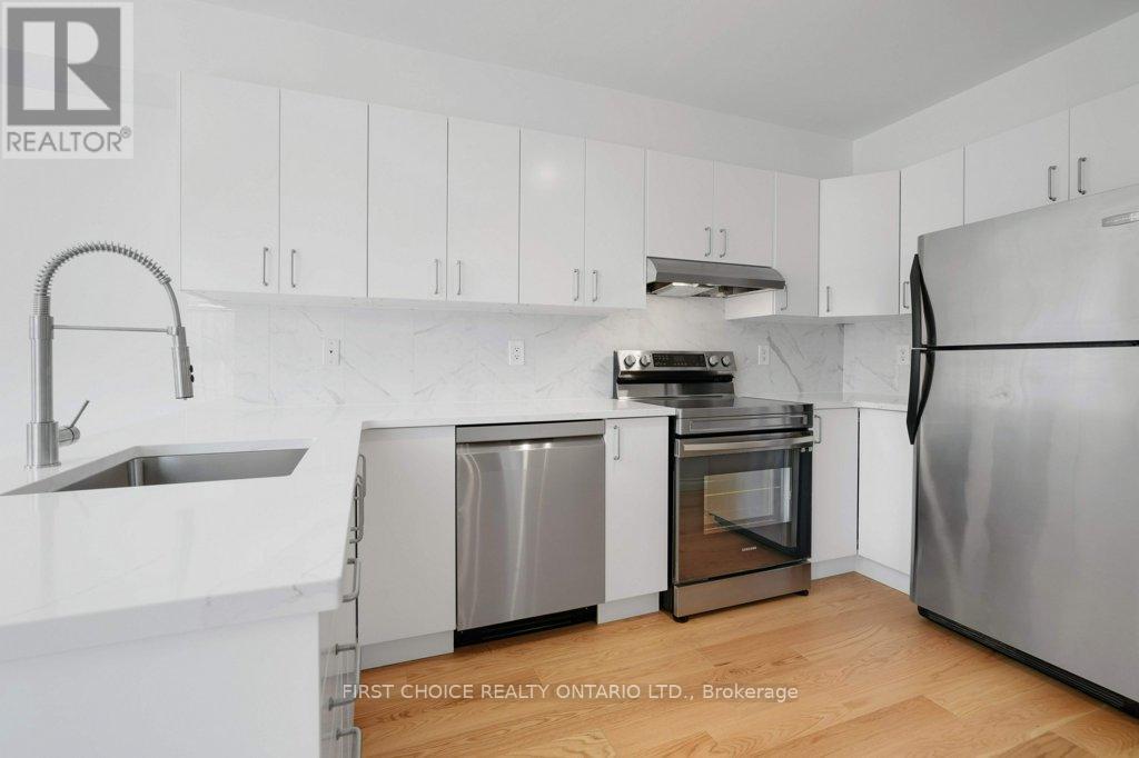 111 Blackdome Crescent, Ottawa, Ontario  K2T 1B1 - Photo 9 - X12124471