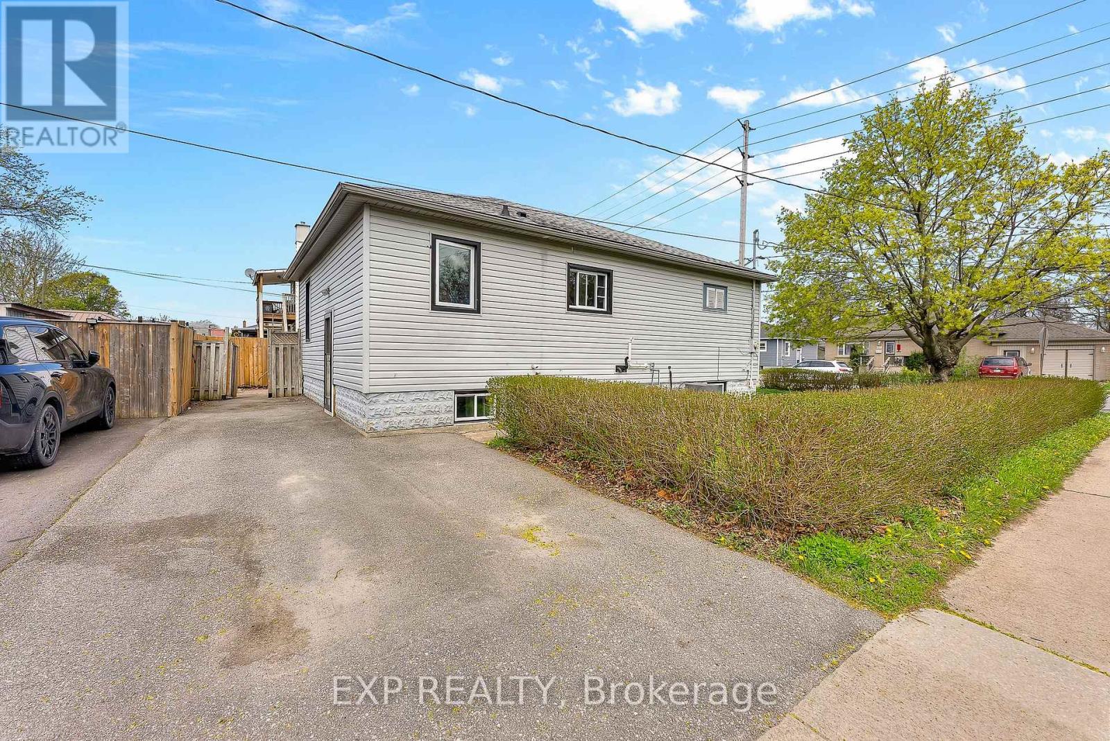311 Scholfield Avenue S, Welland (Lincoln/crowland), Ontario  L3B 1N9 - Photo 31 - X12124343