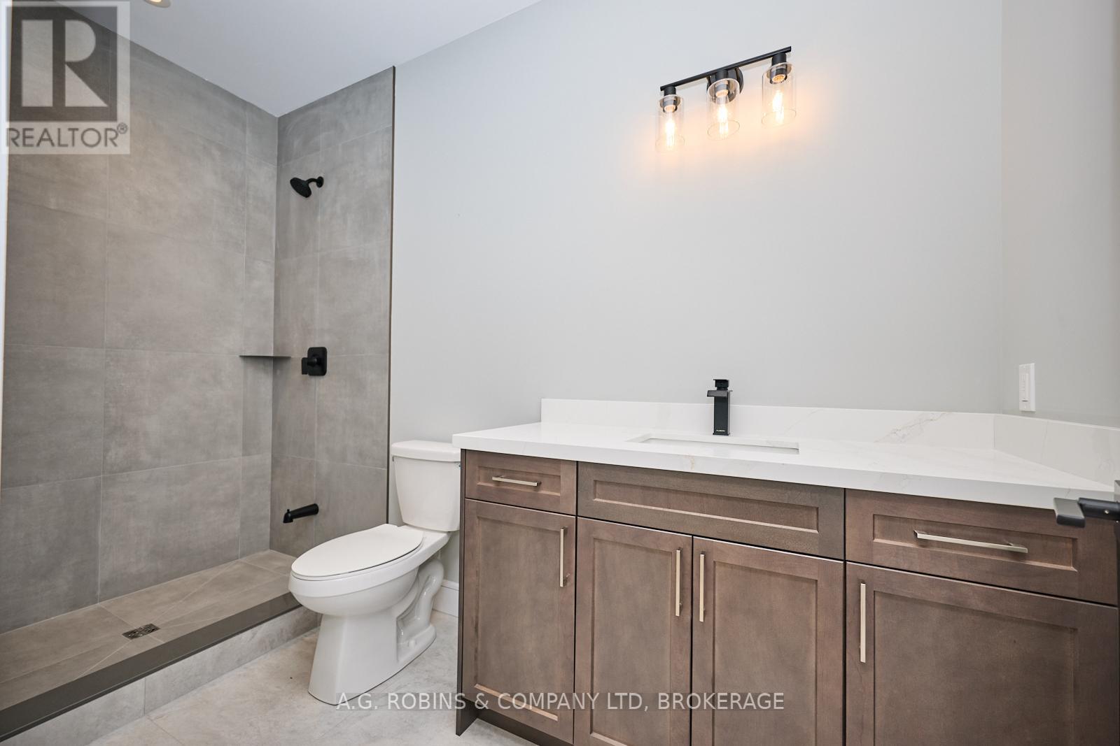 4112 Fly Road, Lincoln (Beamsville), Ontario  L0R 1G0 - Photo 32 - X12124344