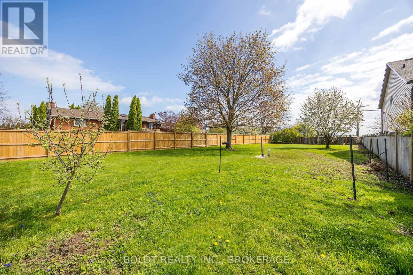 1624 Concession 4 Road, Niagara-On-The-Lake (Virgil), Ontario  L0S 1T0 - Photo 4 - X12124351