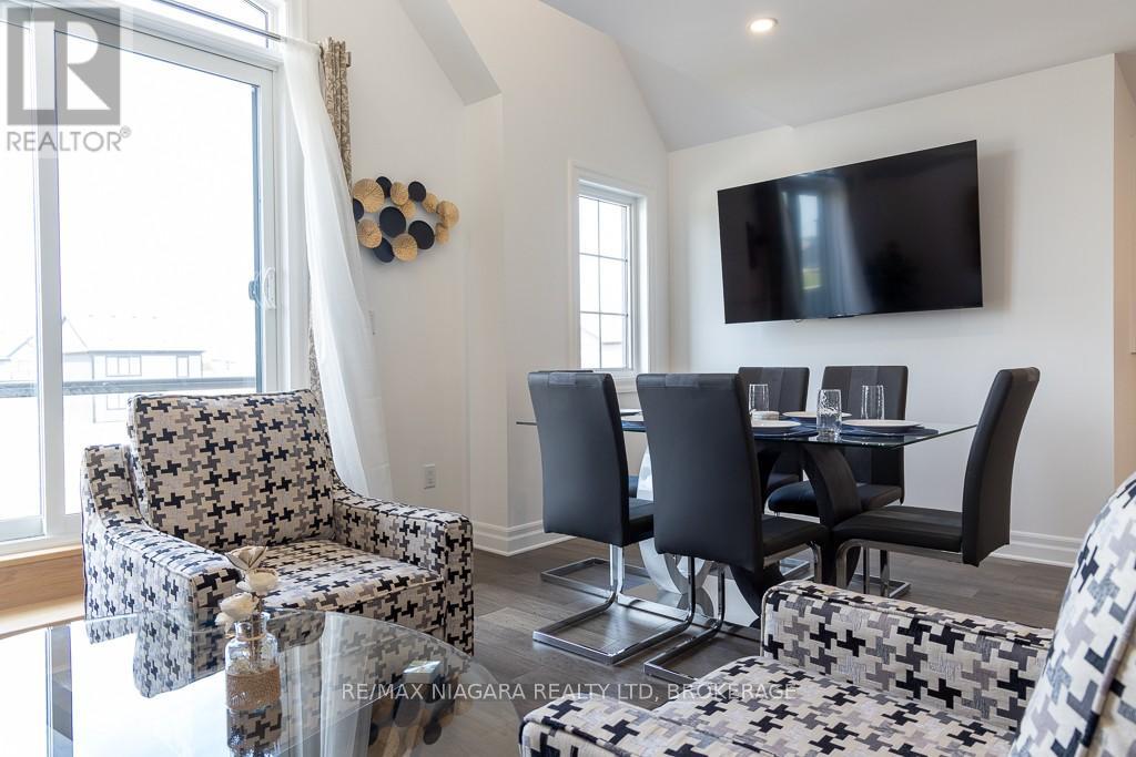 Upper - 7416 Parkside Road, Niagara Falls (Brown), Ontario  L2H 3V9 - Photo 7 - X12124374