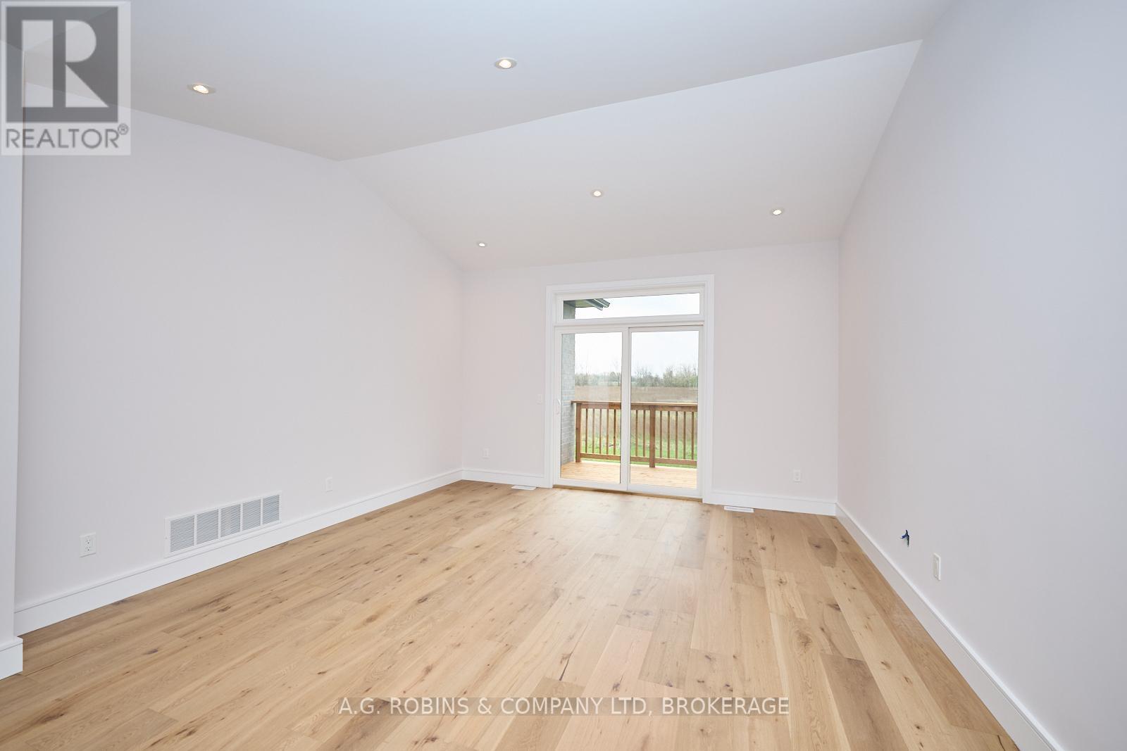 4116 Fly Road, Lincoln, Ontario  L0R 1G0 - Photo 11 - X12124385