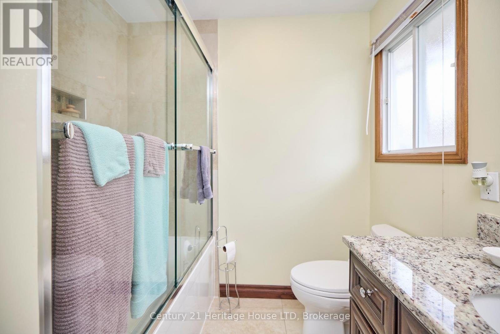 7 Huntington Lane, St. Catharines (Grapeview), Ontario  L2S 3J5 - Photo 20 - X12124474