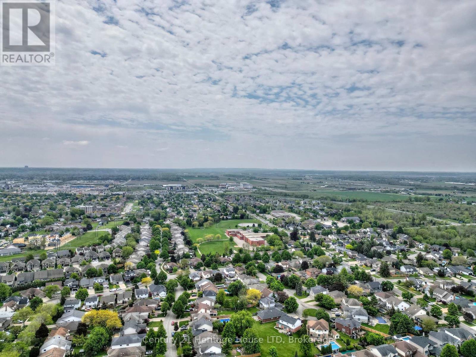 7 Huntington Lane, St. Catharines (Grapeview), Ontario  L2S 3J5 - Photo 44 - X12124474