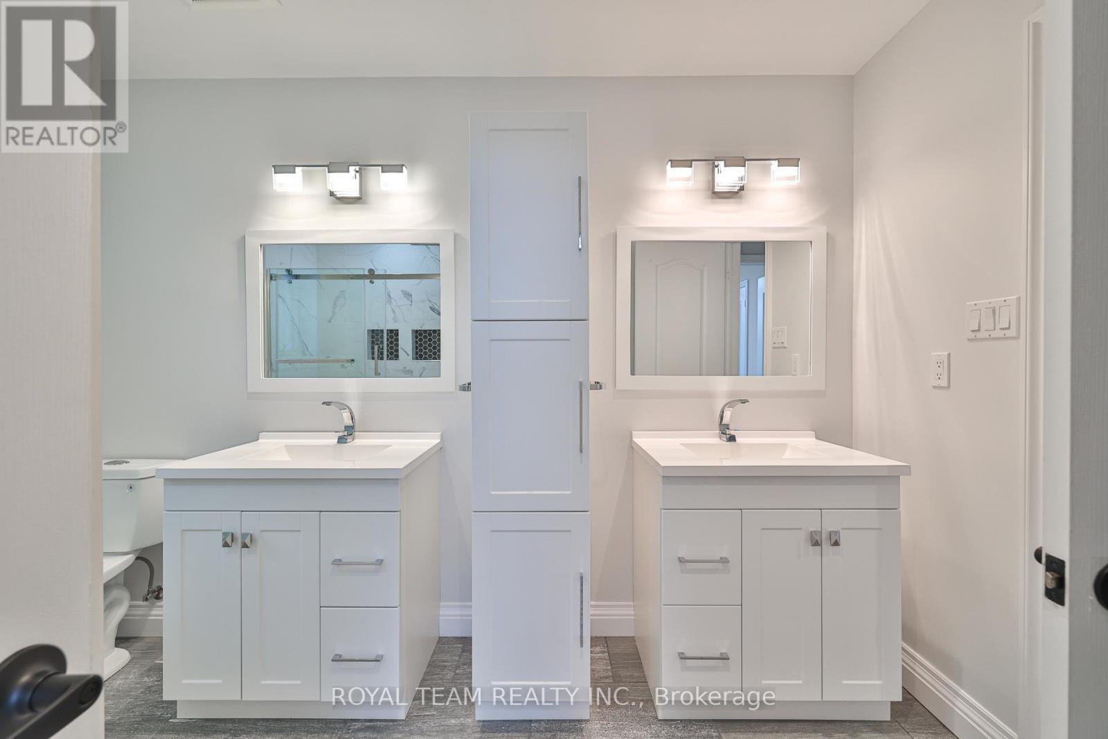 2 Gleave Court, Aurora (Aurora Highlands), Ontario  L4G 7L9 - Photo 18 - N12124235