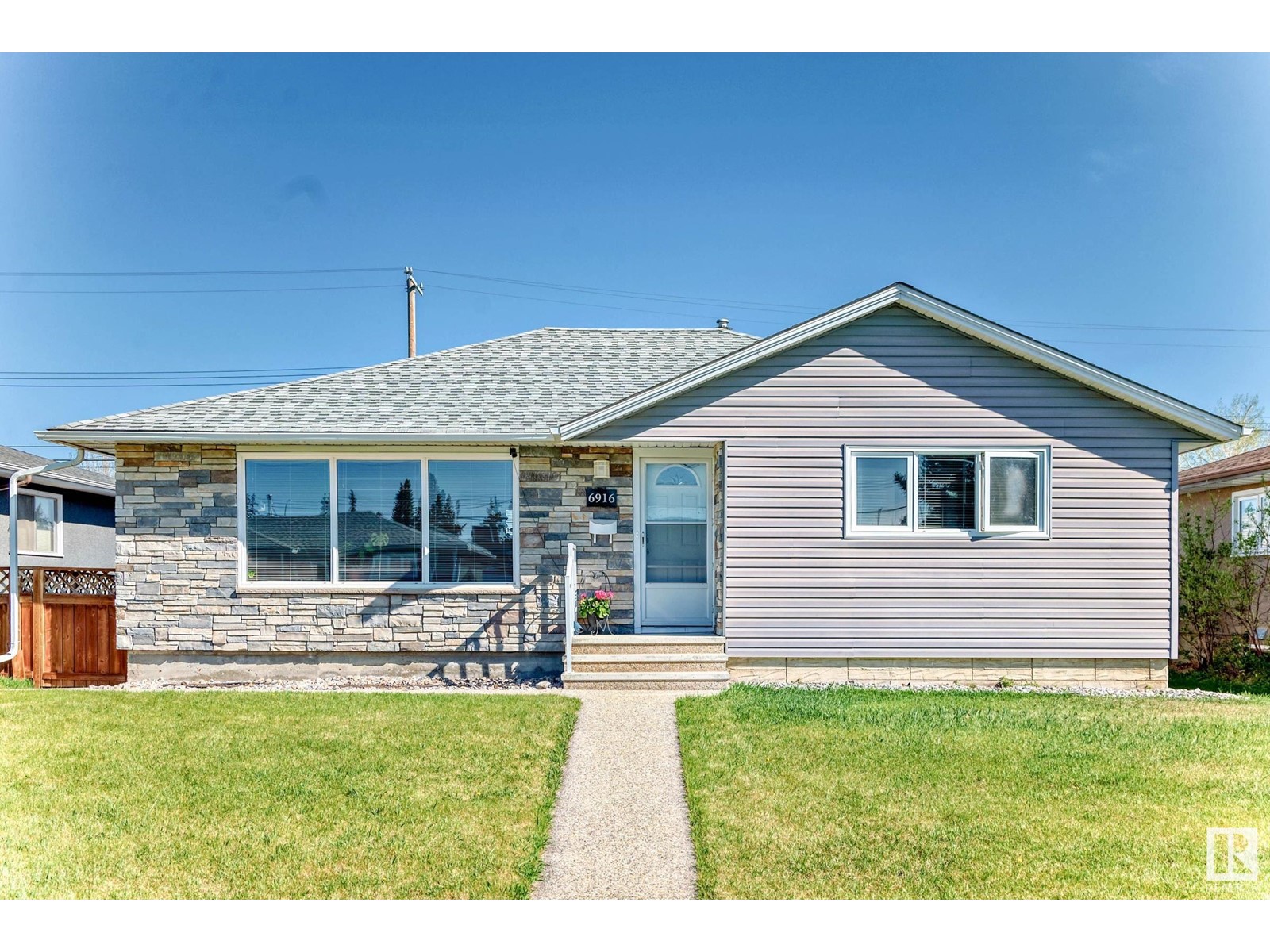 6916 98a Av Nw, Edmonton, Alberta  T6A 0C1 - Photo 2 - E4434513