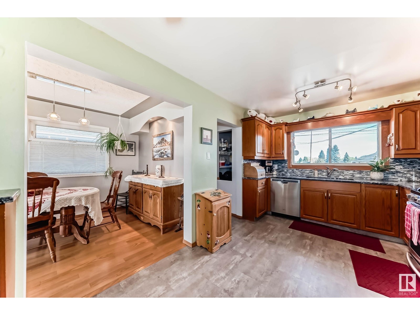 6916 98a Av Nw, Edmonton, Alberta  T6A 0C1 - Photo 4 - E4434513