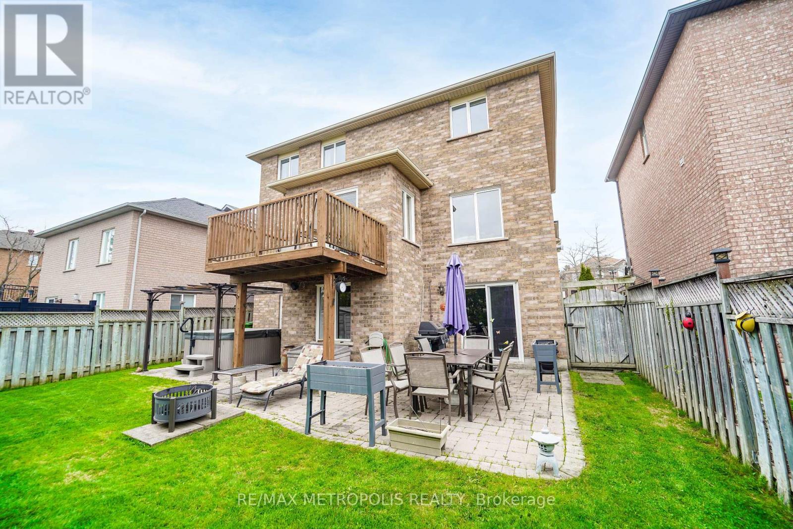 Property at 82 COOLSPRING CRESCENT image 4