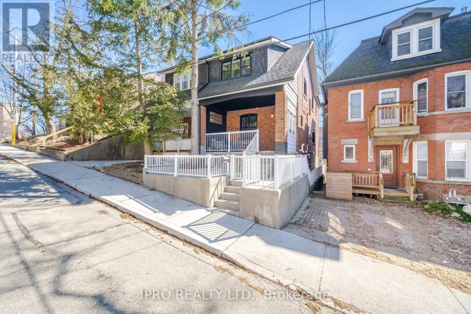 3 Glen Gordon Road, Toronto, Ontario  M6P 1B7 - Photo 1 - W12124254