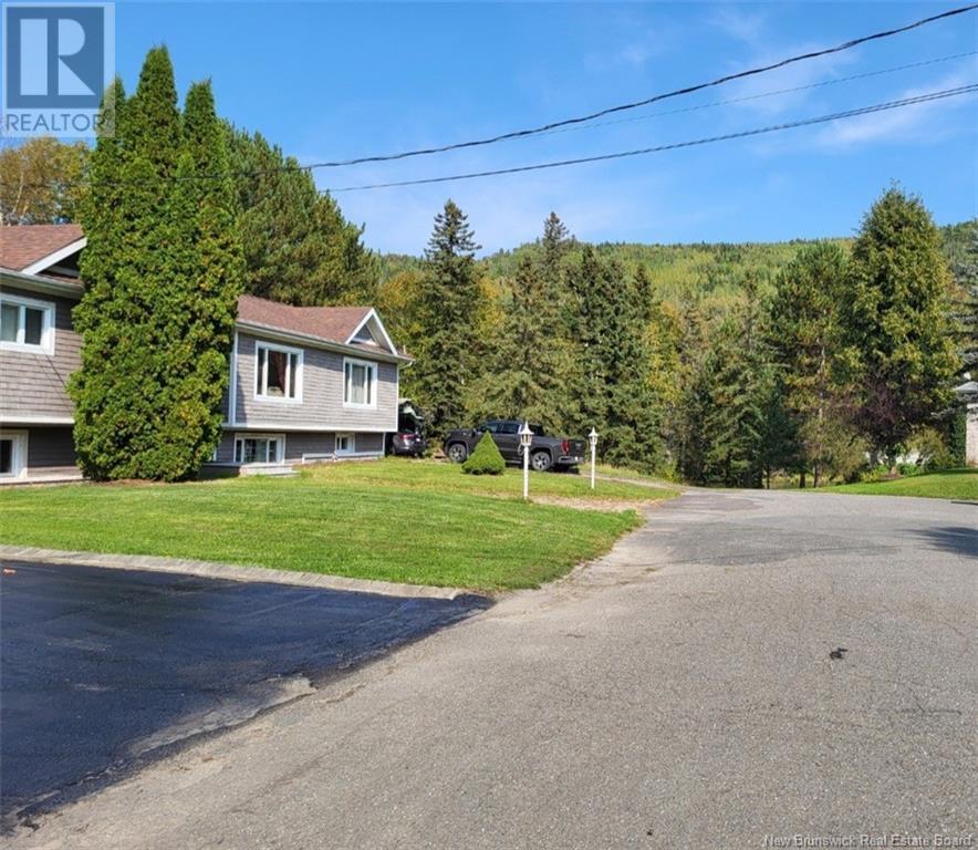 Property at 35 des Draveurs Avenue image 2
