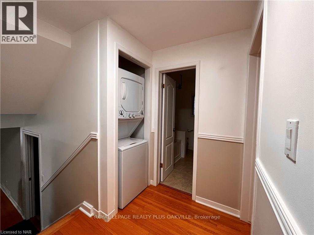 Upper - 694 Niagara Street, St. Catharines, Ontario  L2M 3R9 - Photo 11 - X12124256