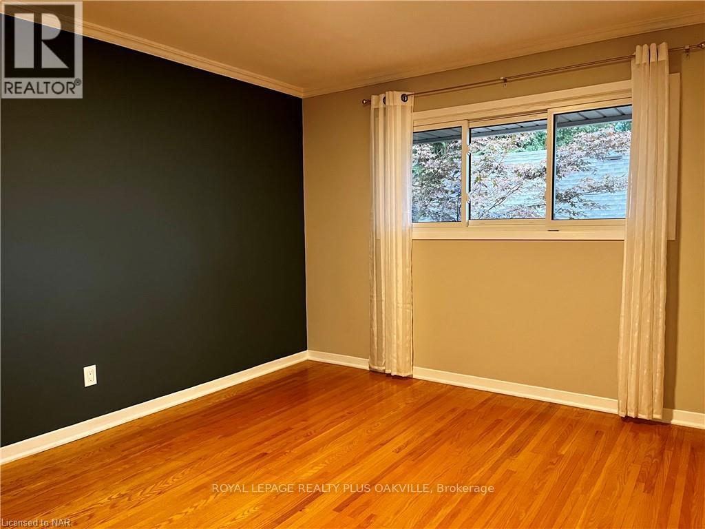 Upper - 694 Niagara Street, St. Catharines, Ontario  L2M 3R9 - Photo 14 - X12124256