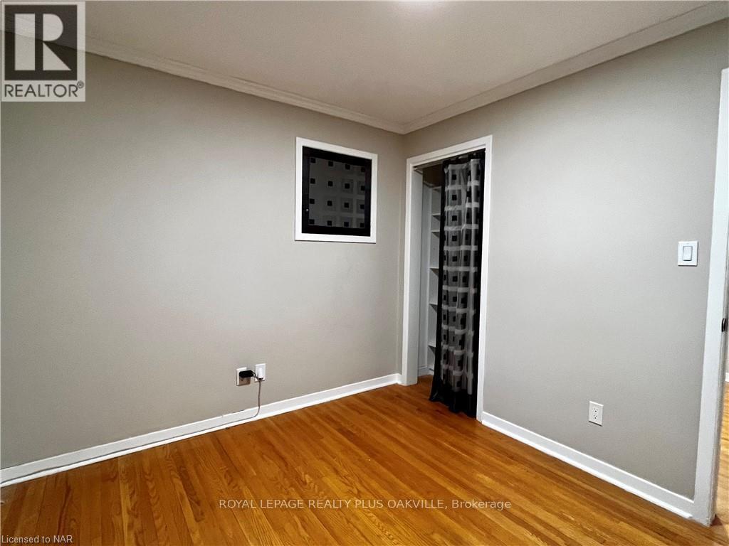 Upper - 694 Niagara Street, St. Catharines, Ontario  L2M 3R9 - Photo 18 - X12124256