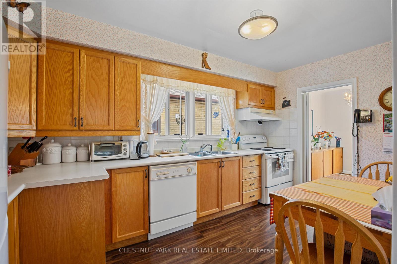 16 Everingham Court, Toronto, Ontario  M2M 2J5 - Photo 10 - C12124488