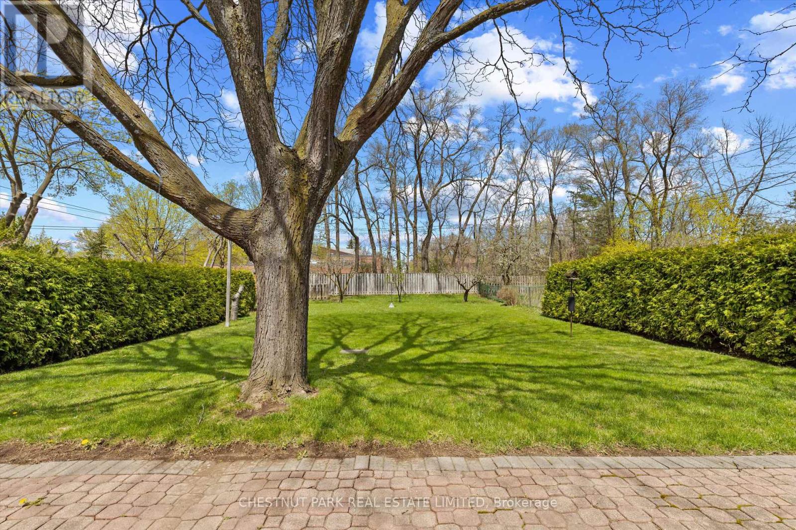 Property at 16 EVERINGHAM COURT image 2