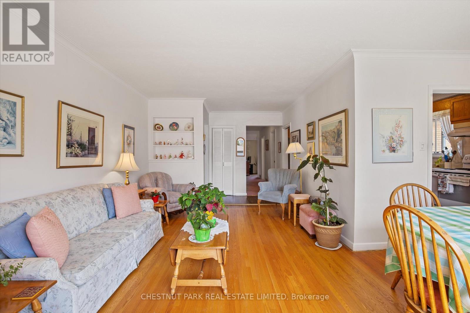 16 Everingham Court, Toronto, Ontario  M2M 2J5 - Photo 7 - C12124488
